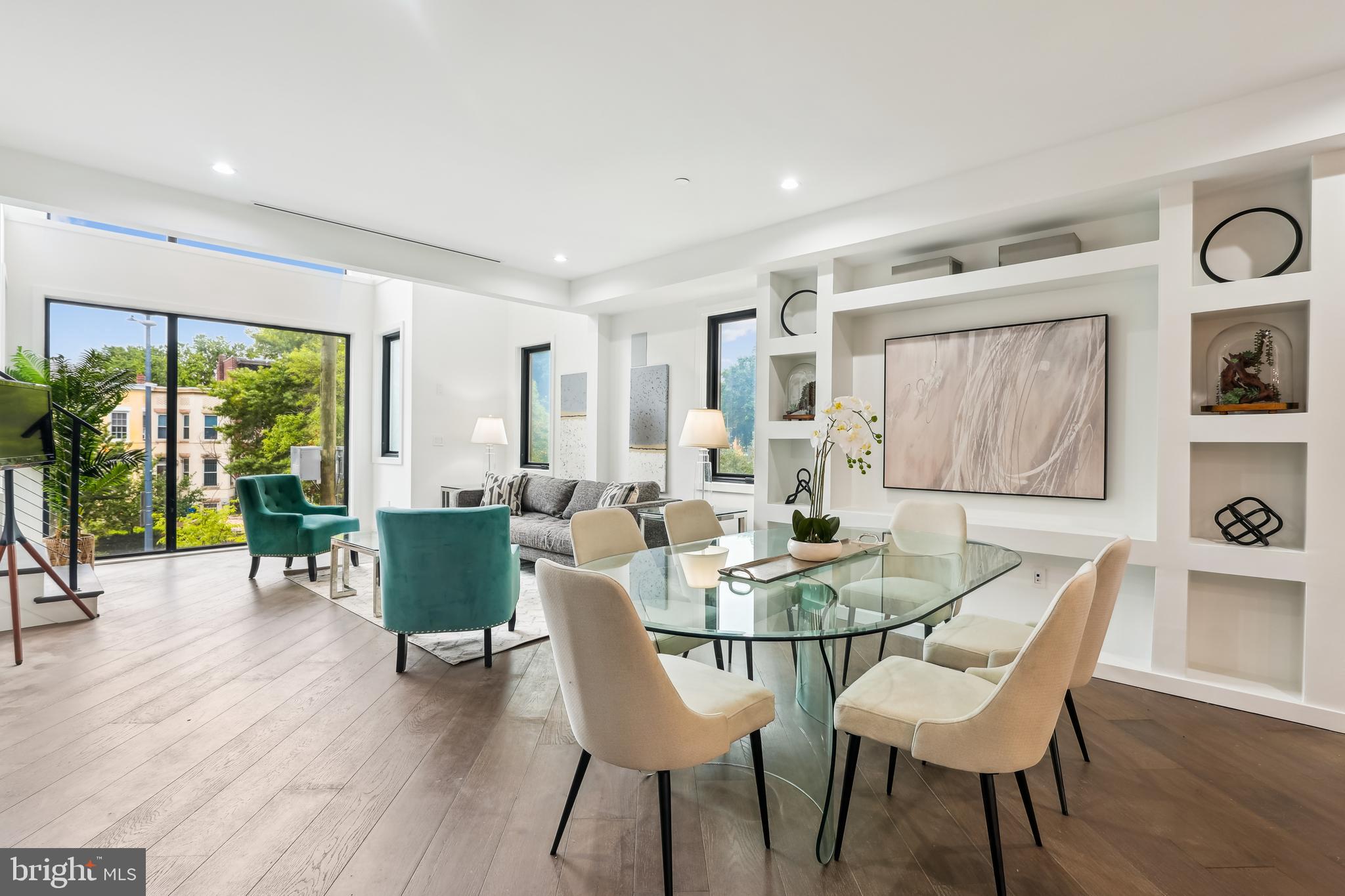 306 NE K STREET NE 306-2