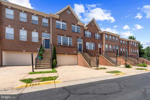 Townhouse For Rent - 2598 Logan Wood Drive<br/> HERNDON, VA 20171