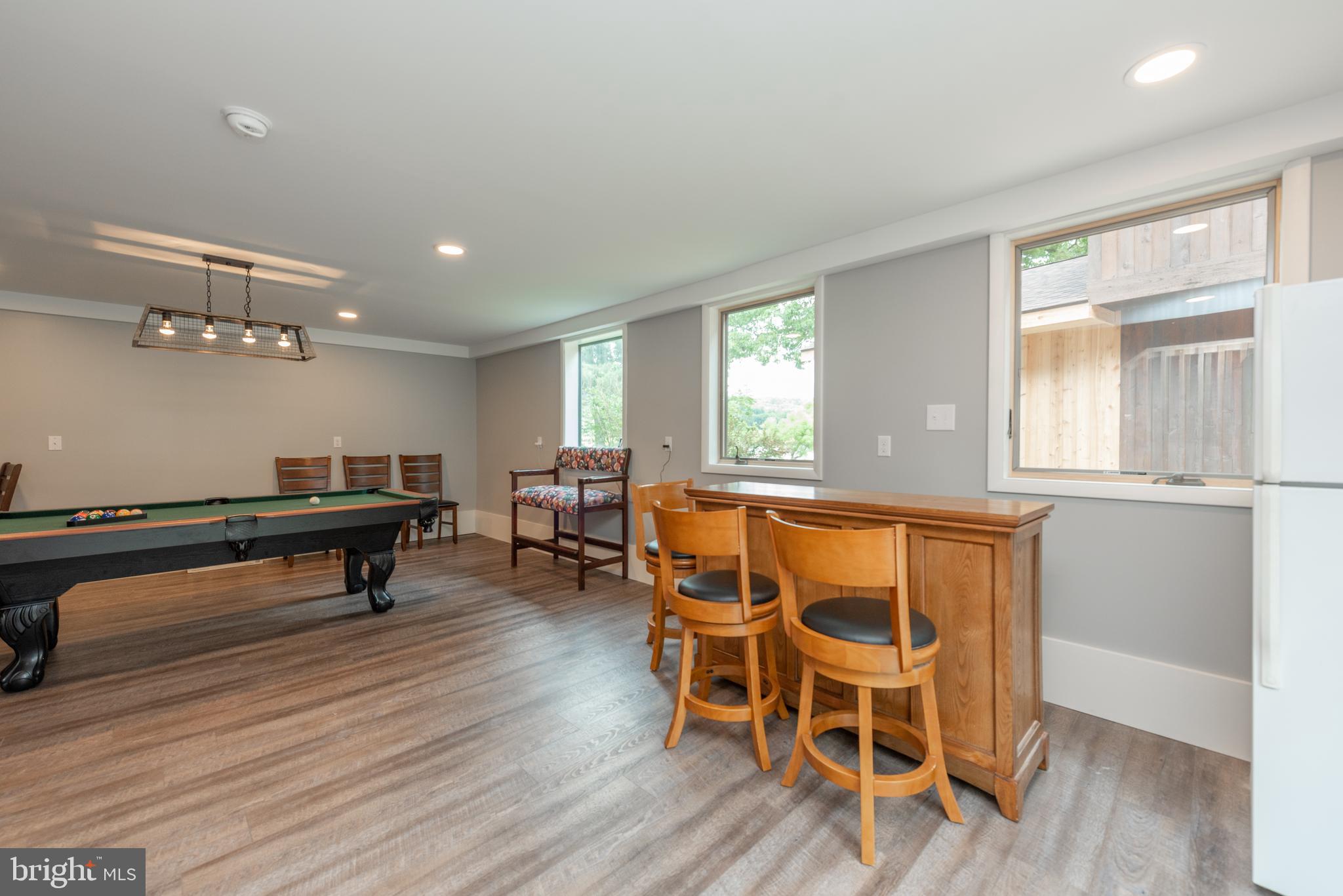 WHITE OAK - Residential