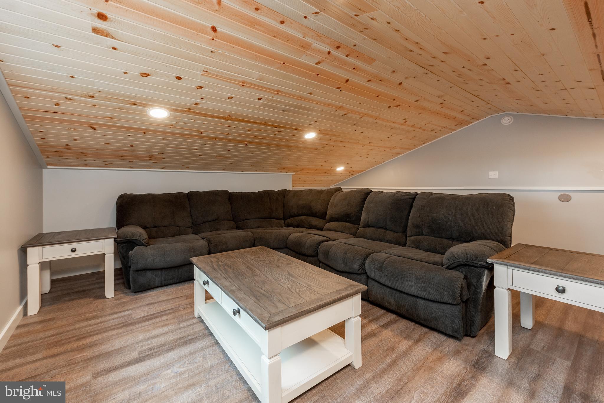 WHITE OAK - Residential