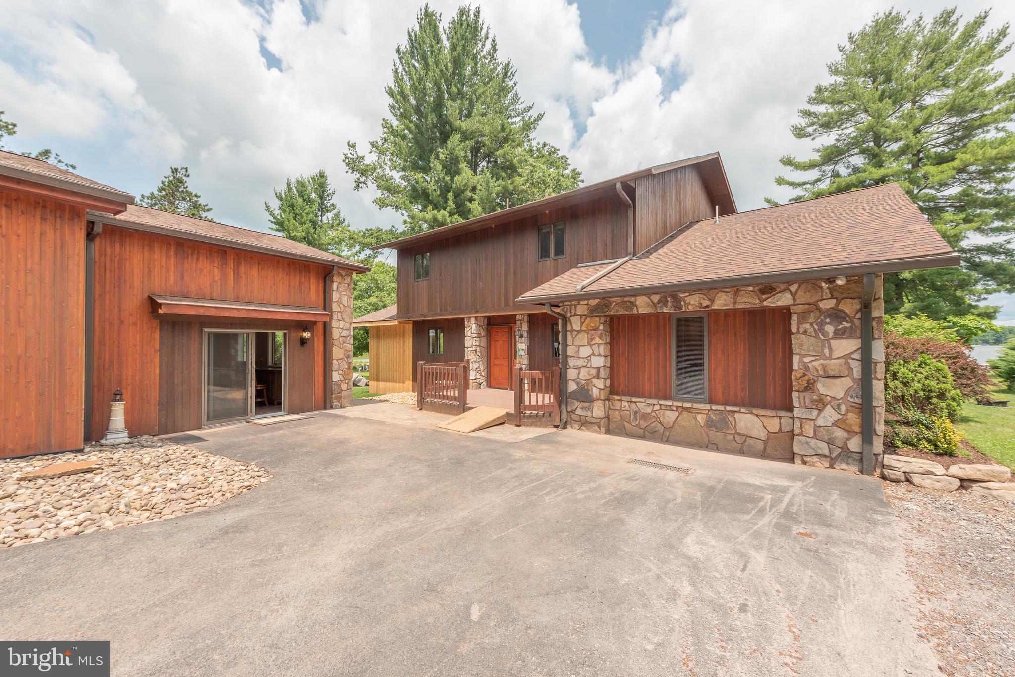 WHITE OAK - Residential