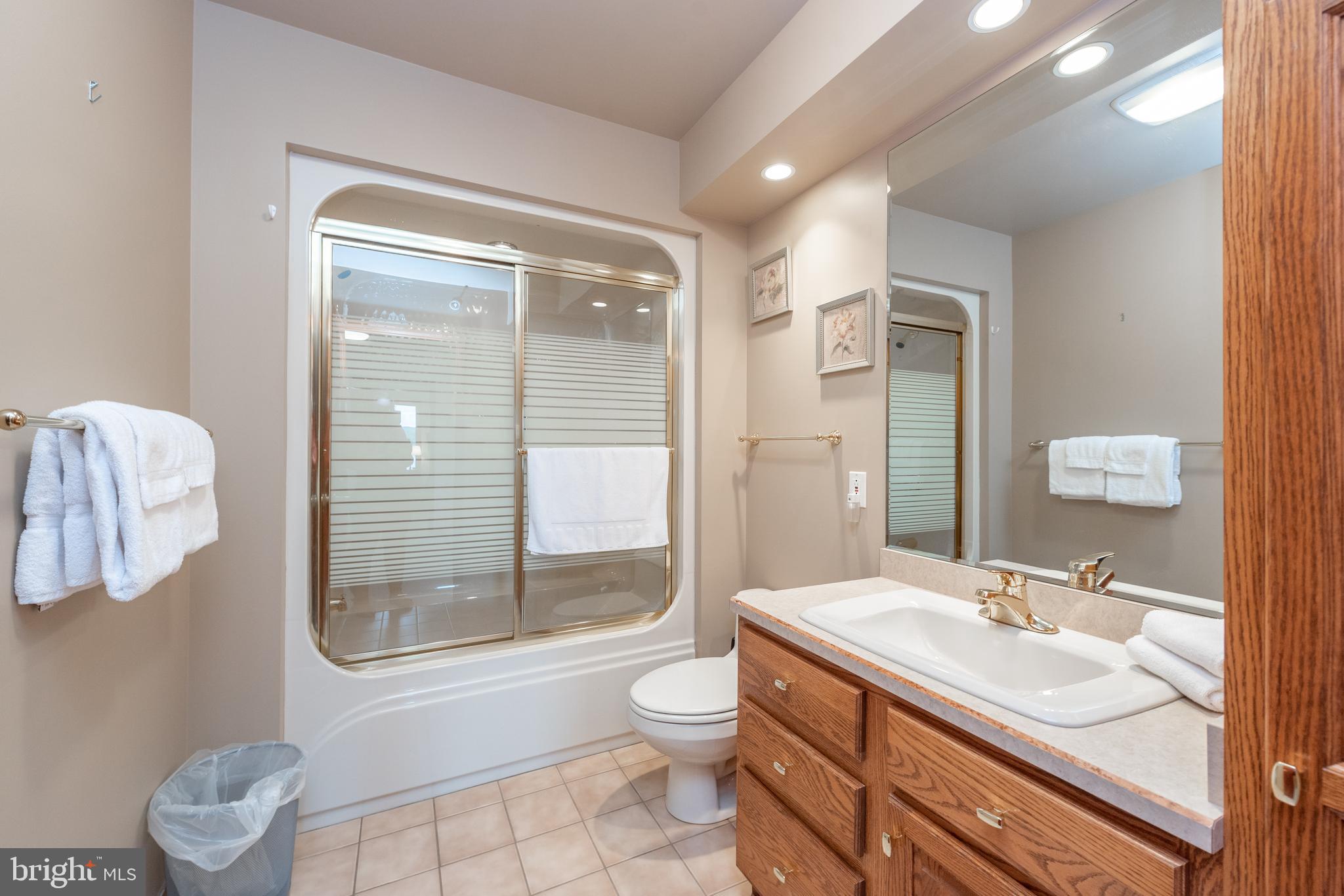 WHITE OAK - Residential