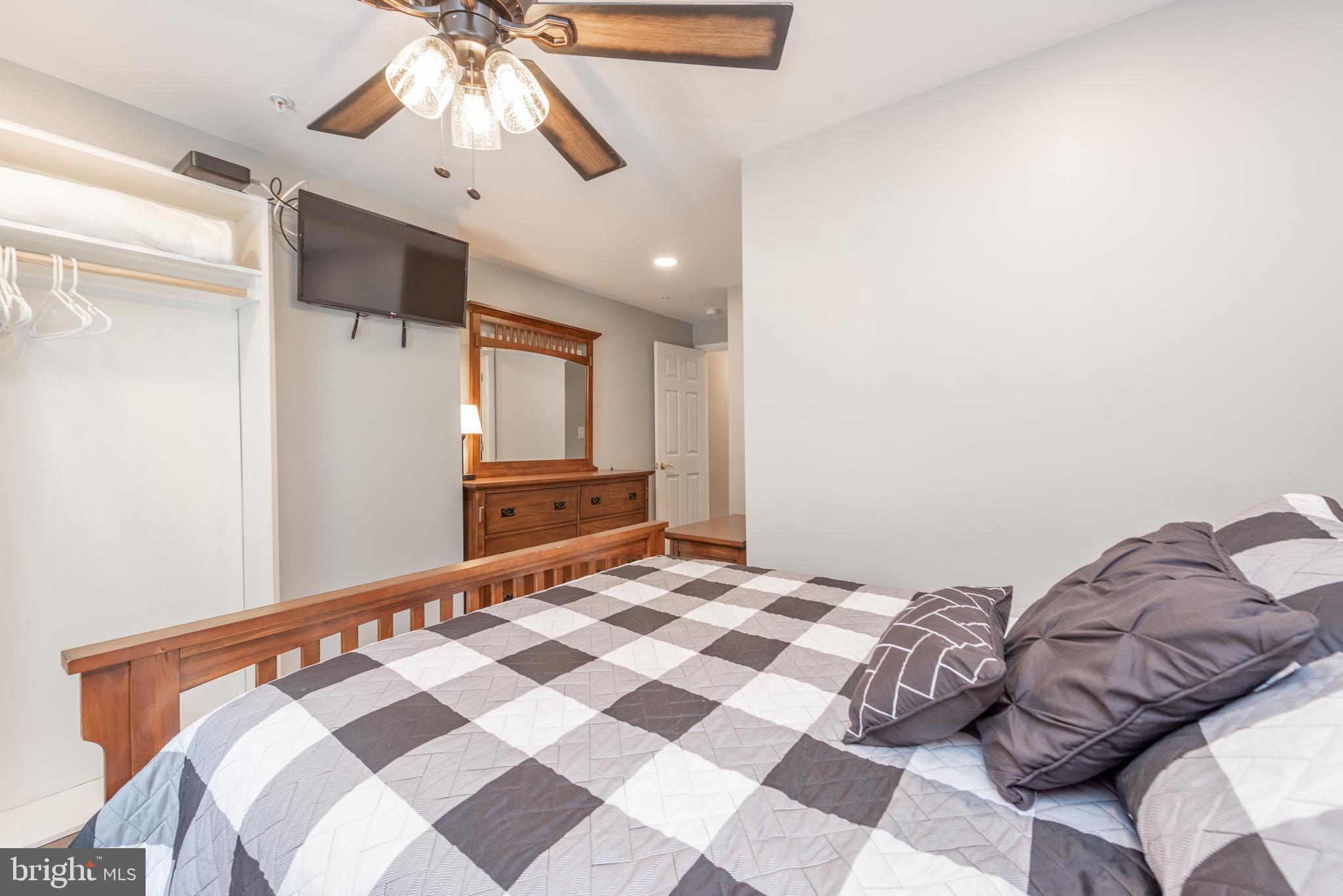 WHITE OAK - Residential