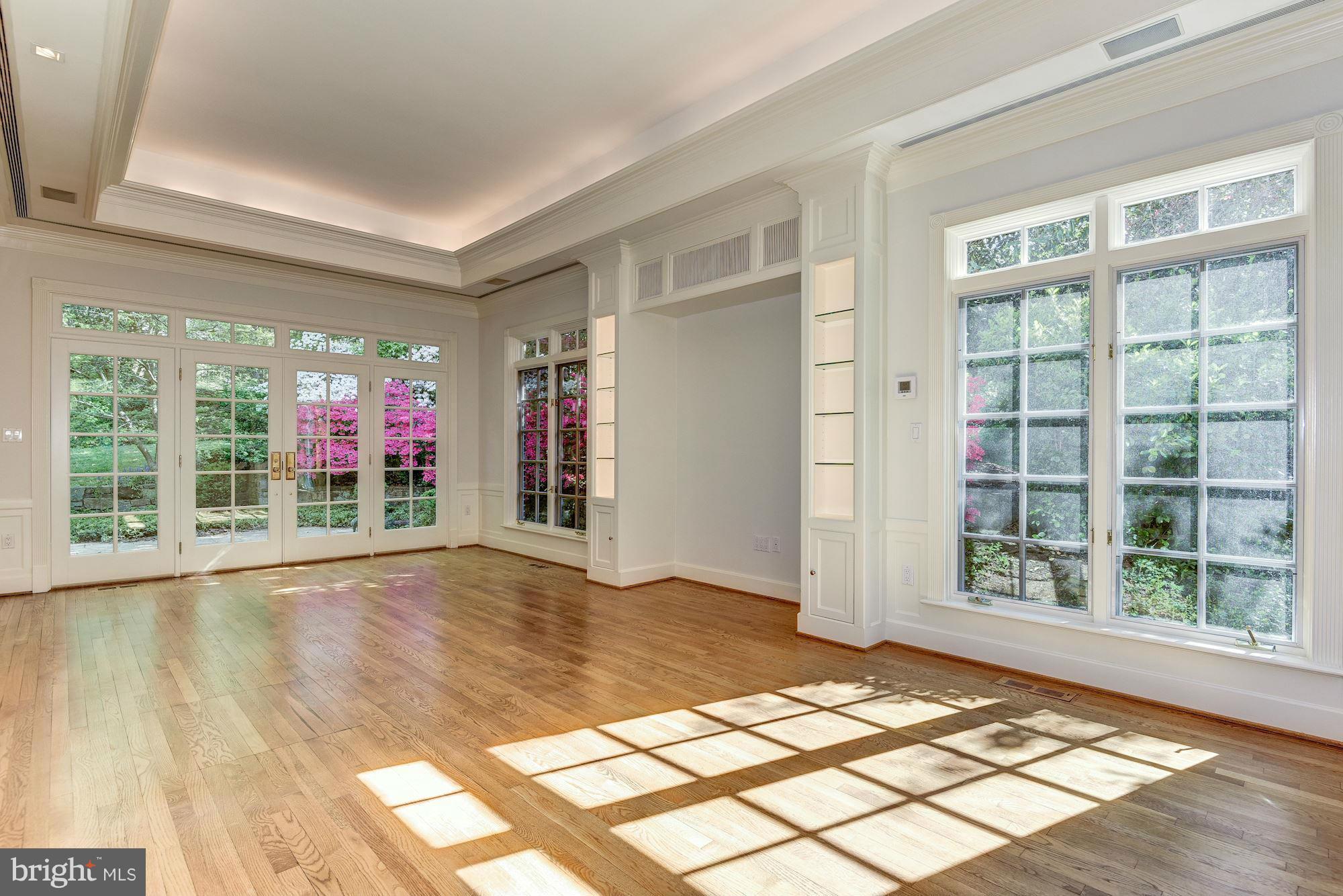 SPRING VALLEY - Residential