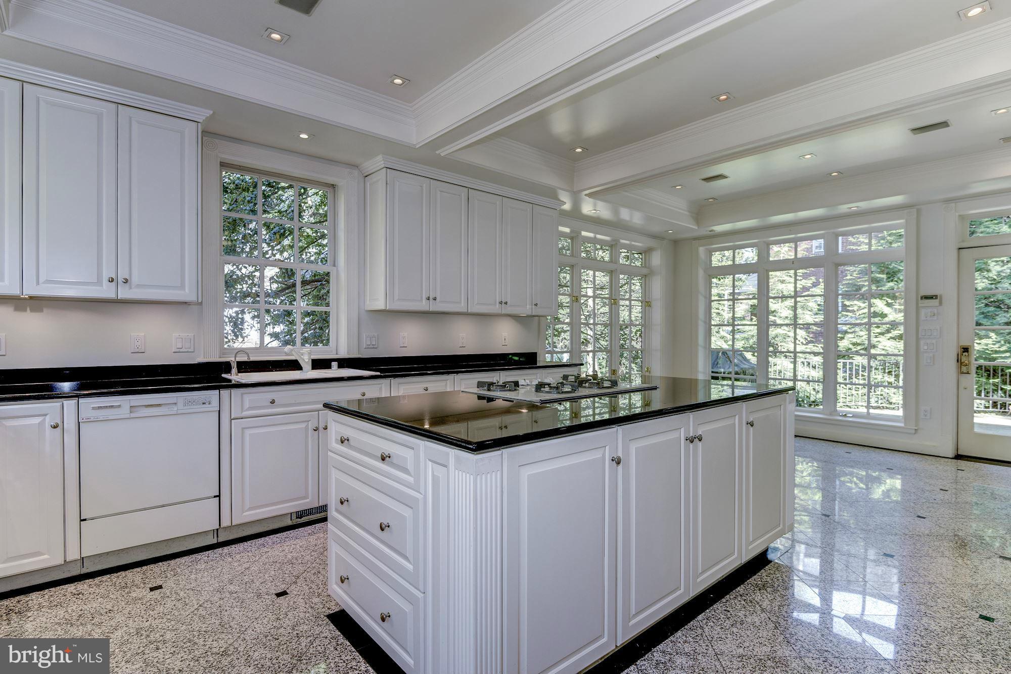 SPRING VALLEY - Residential