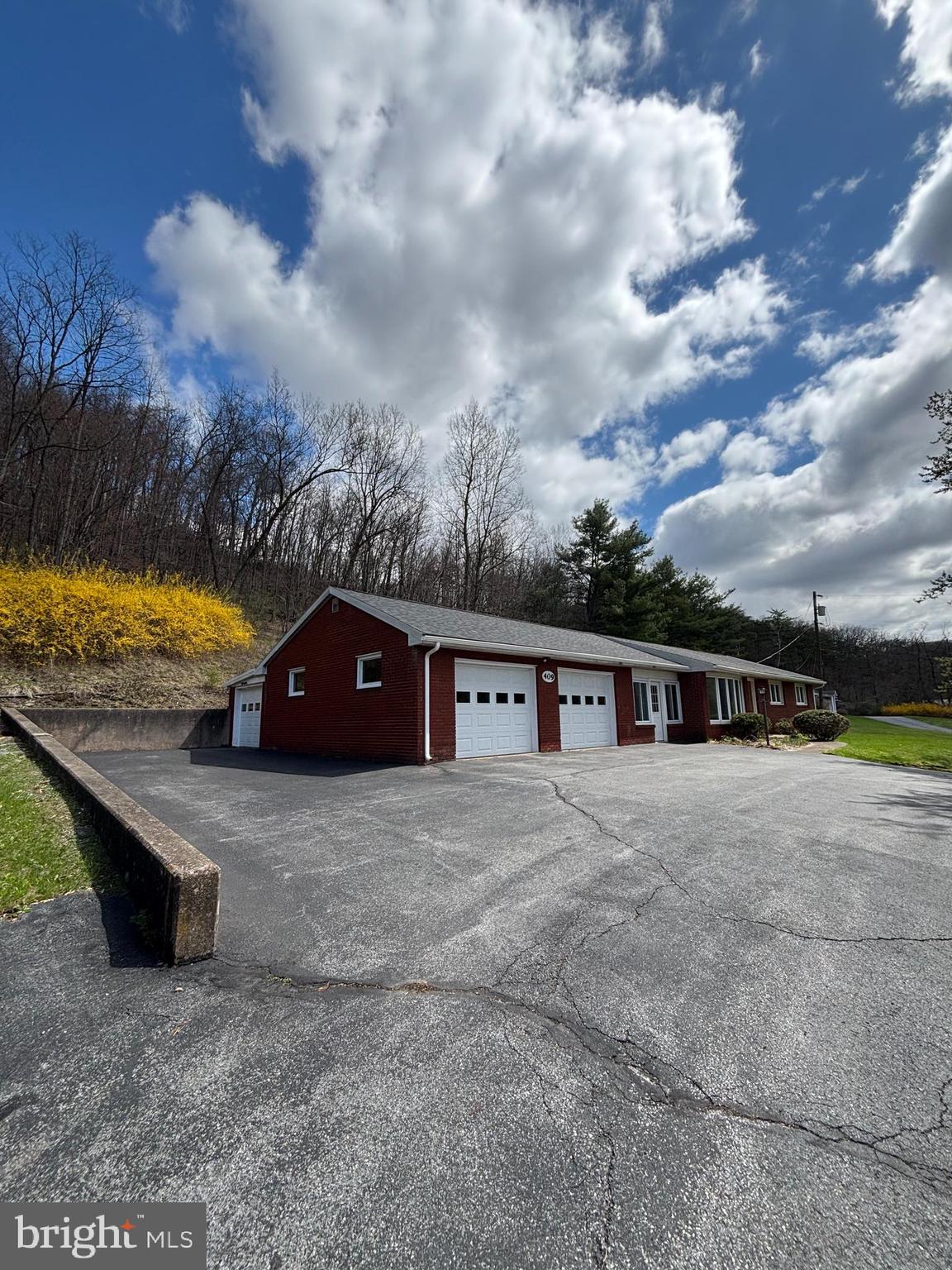 409 RUNVILLE ROAD