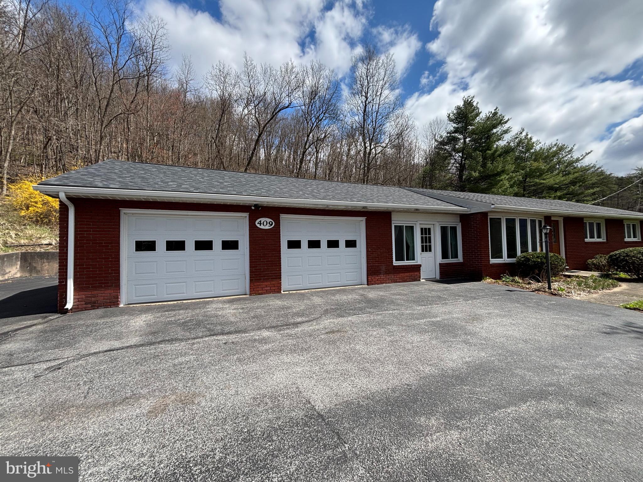 409 RUNVILLE ROAD