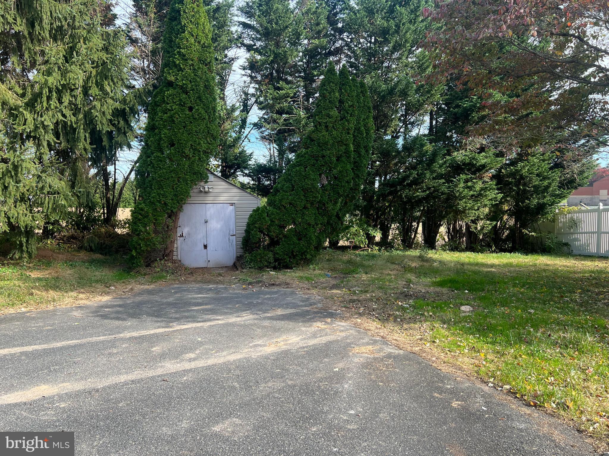 2427 ROCKS ROAD