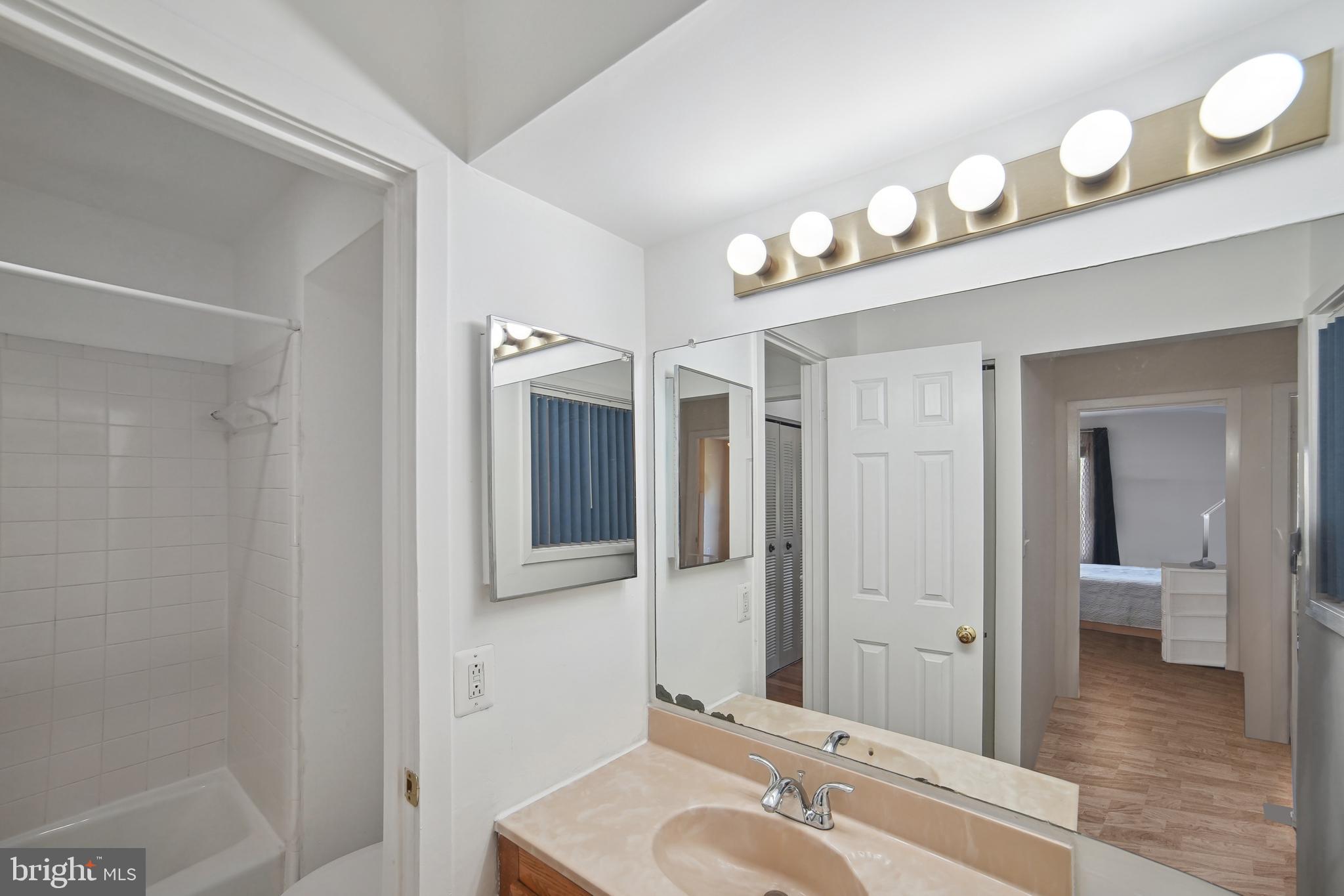 DOCKSIDE - Residential