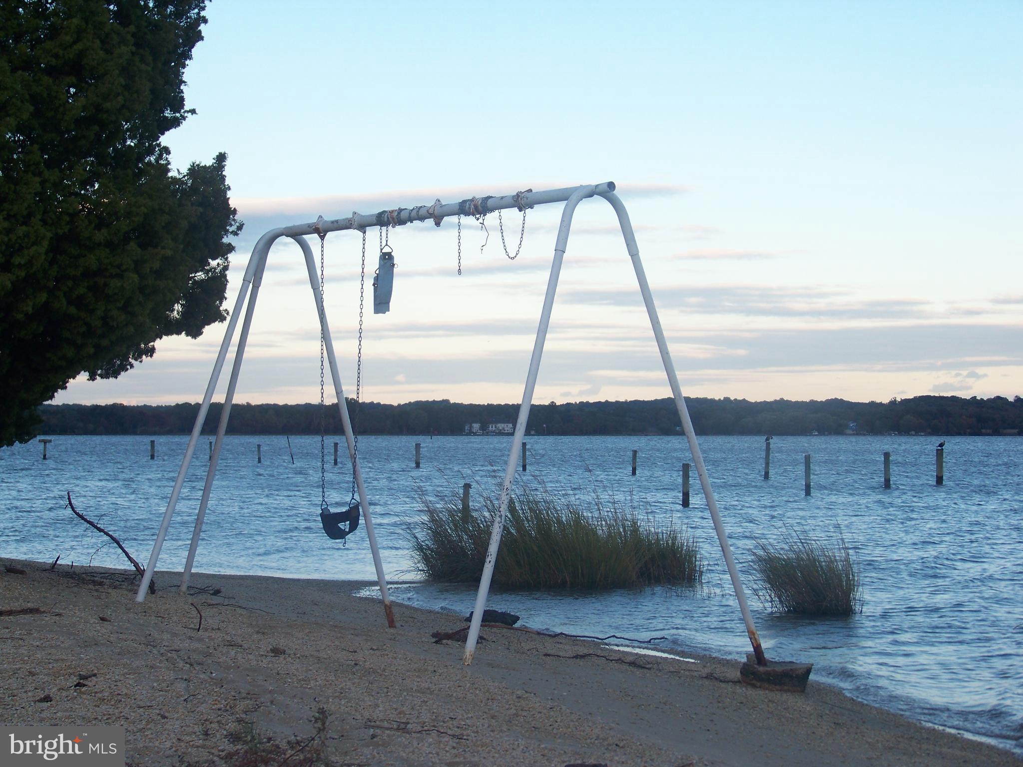 GOLDEN BEACH - Residential