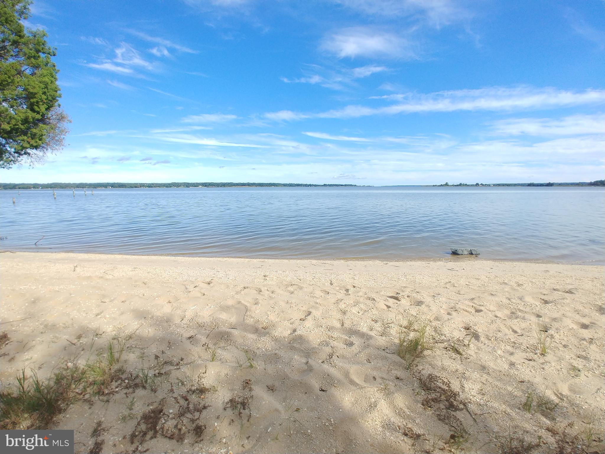 GOLDEN BEACH - Residential
