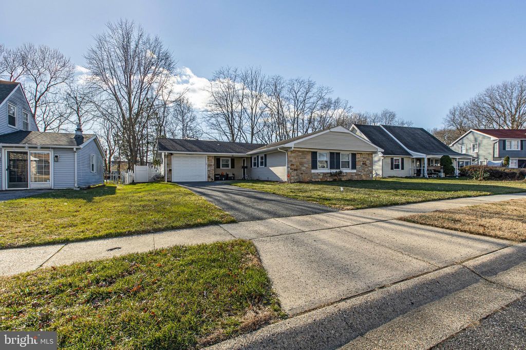 Photo of 77 Harrington Circle, WILLINGBORO, NJ 08046 (MLS # NJBL2102566)