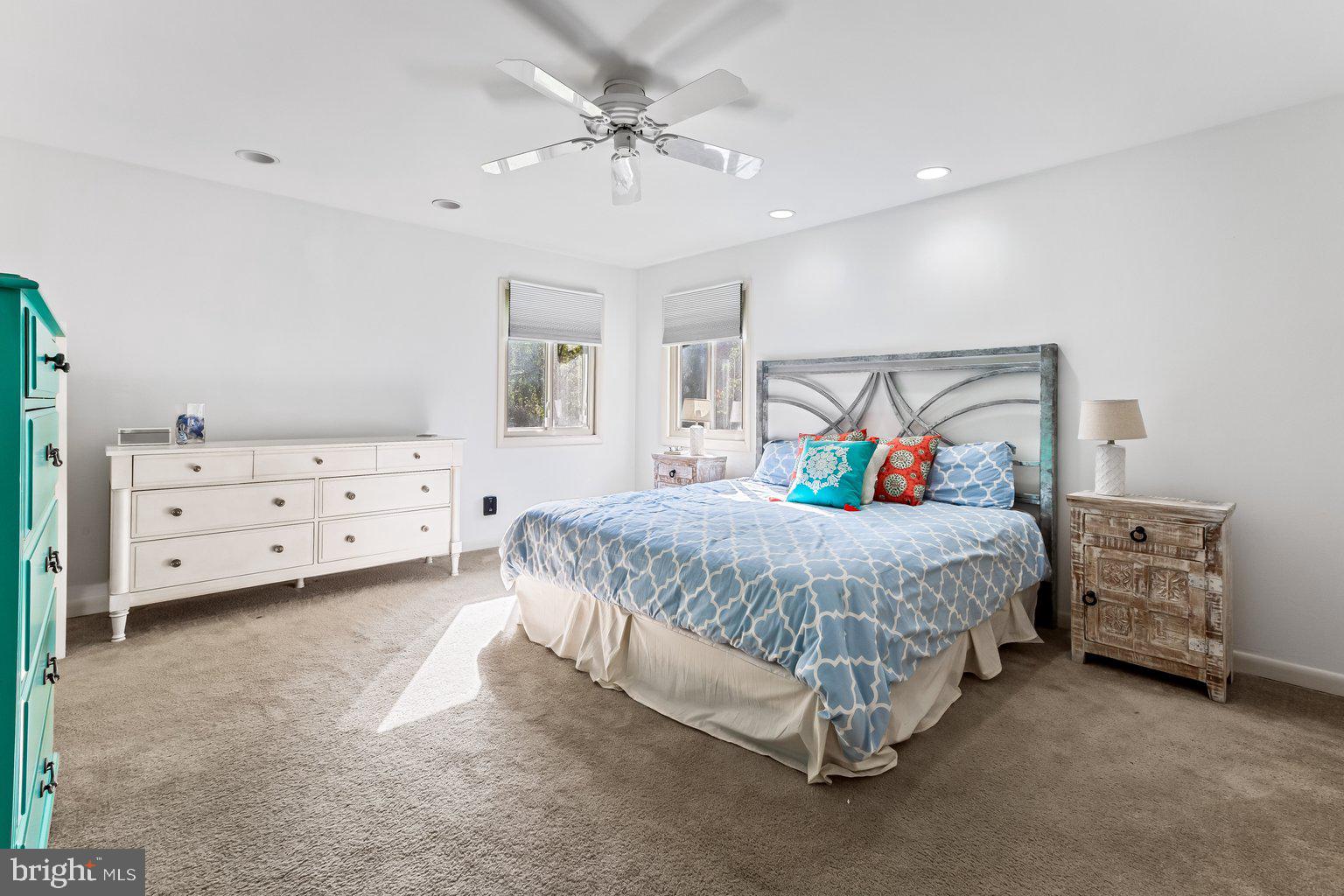 KNOLLCREST MANOR - Residential