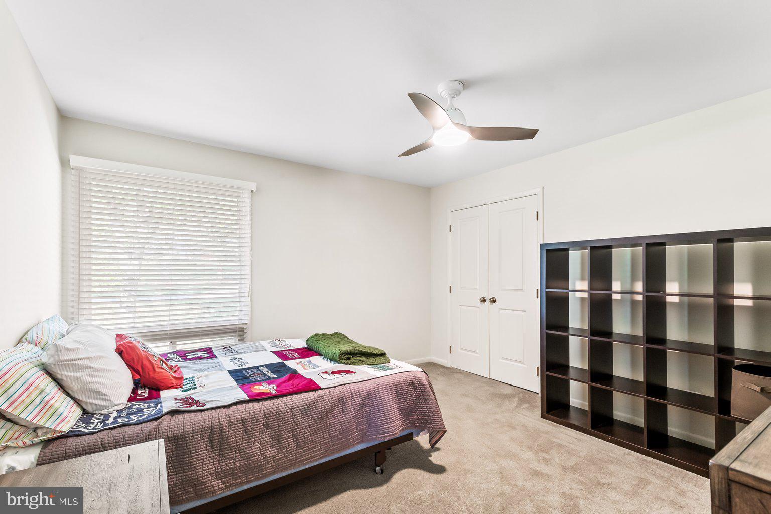 KNOLLCREST MANOR - Residential