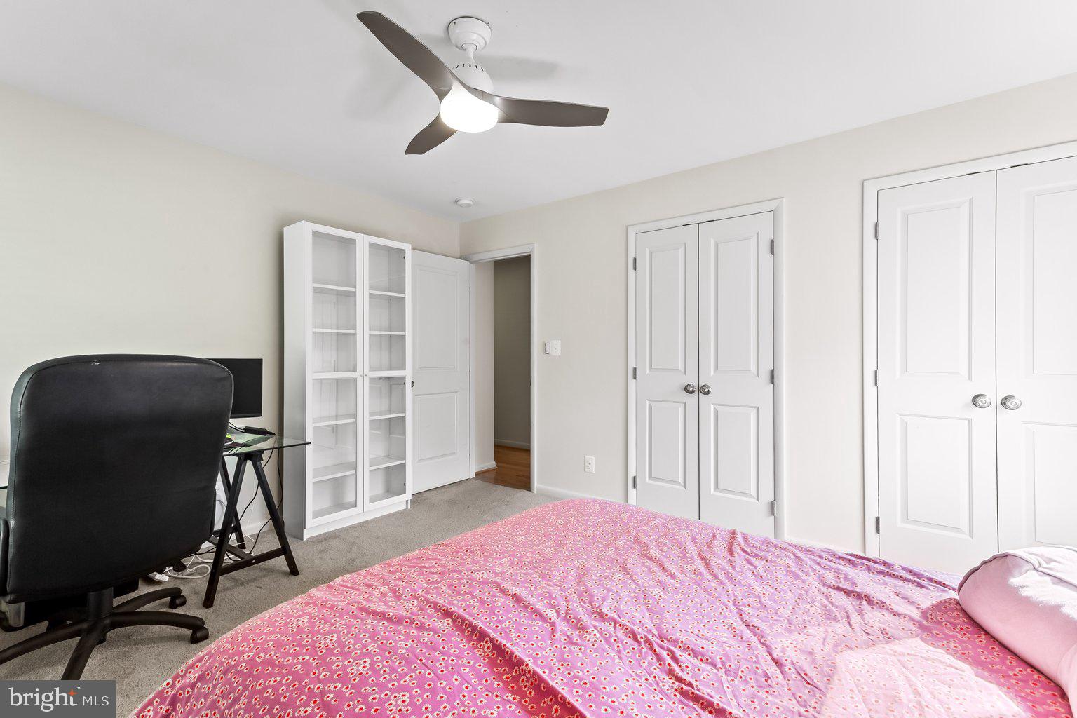 KNOLLCREST MANOR - Residential