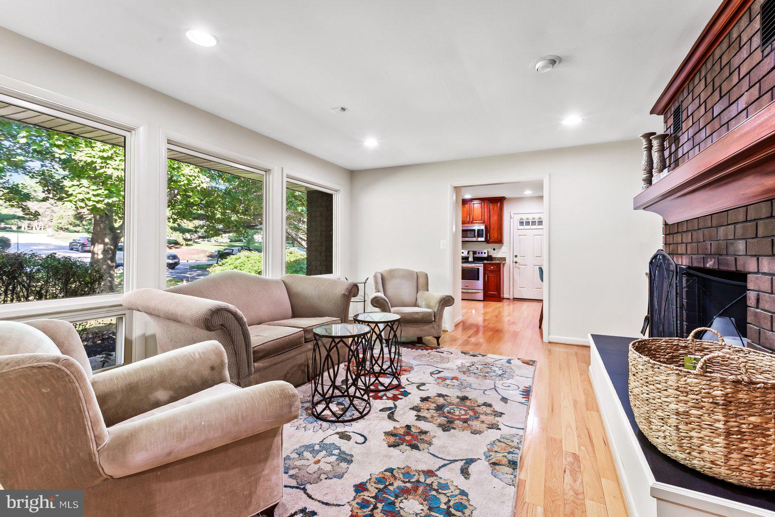 KNOLLCREST MANOR - Residential