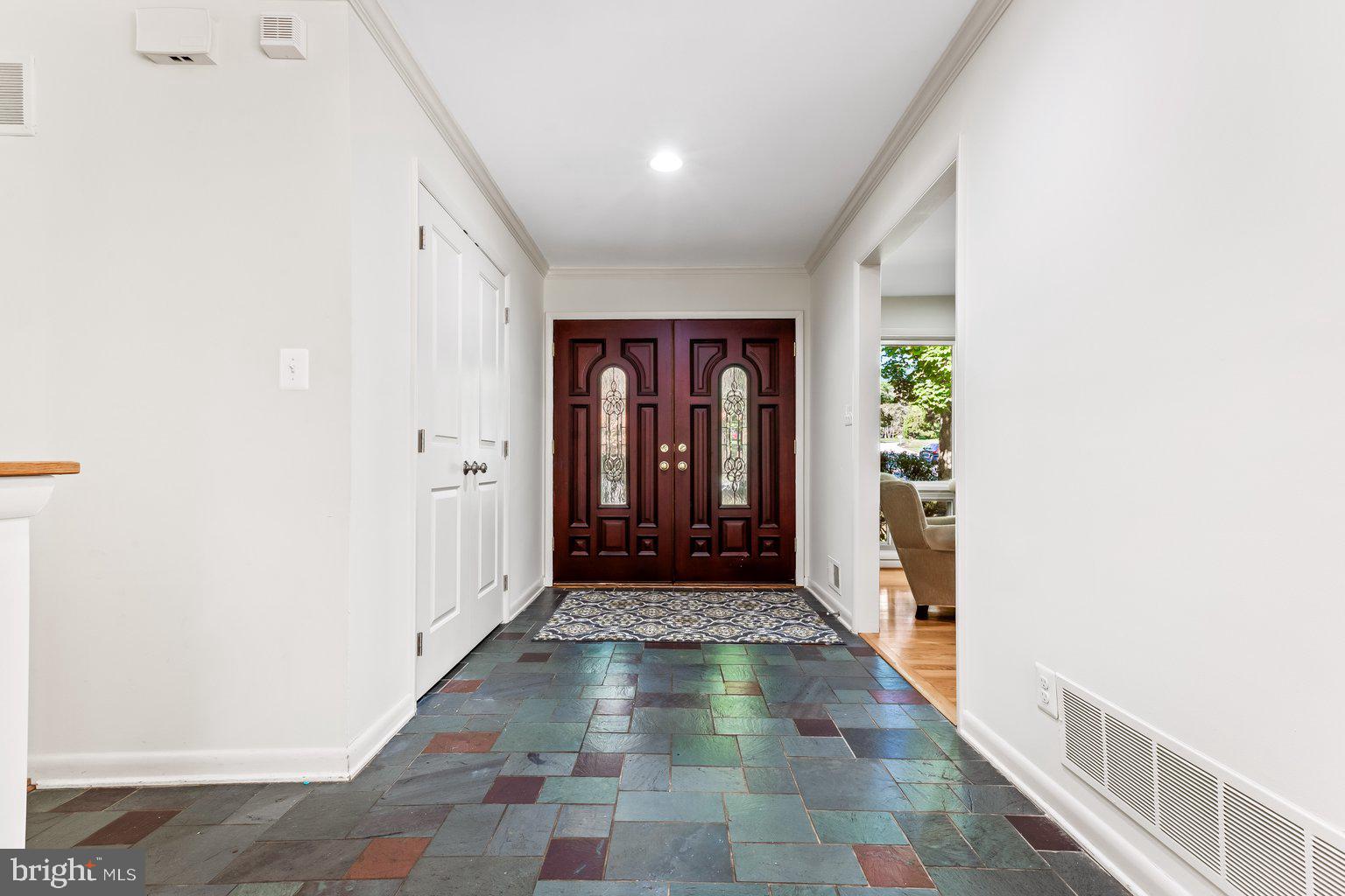 KNOLLCREST MANOR - Residential