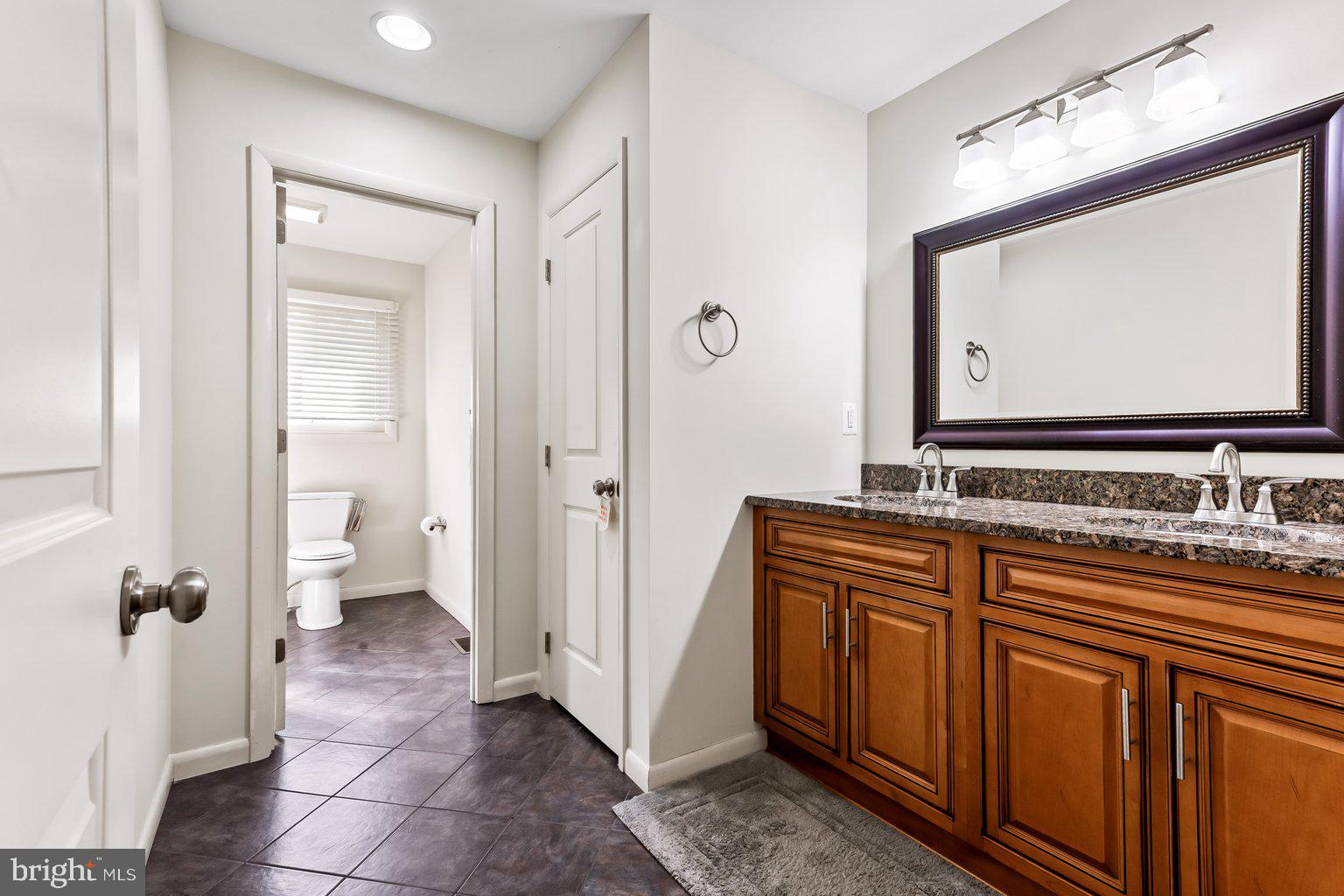 KNOLLCREST MANOR - Residential