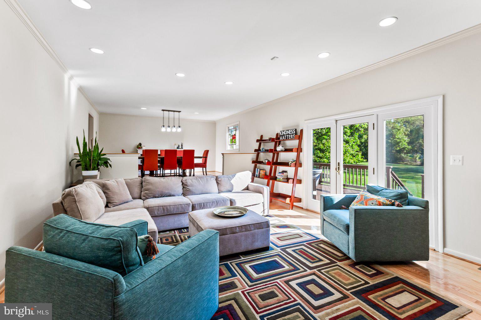 KNOLLCREST MANOR - Residential