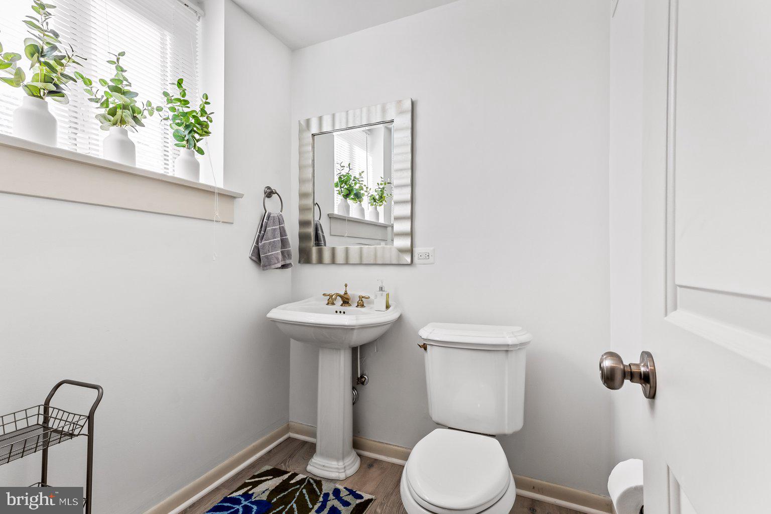 KNOLLCREST MANOR - Residential