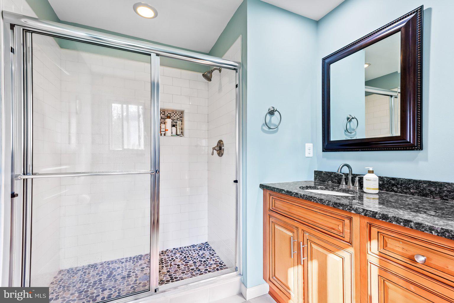 KNOLLCREST MANOR - Residential