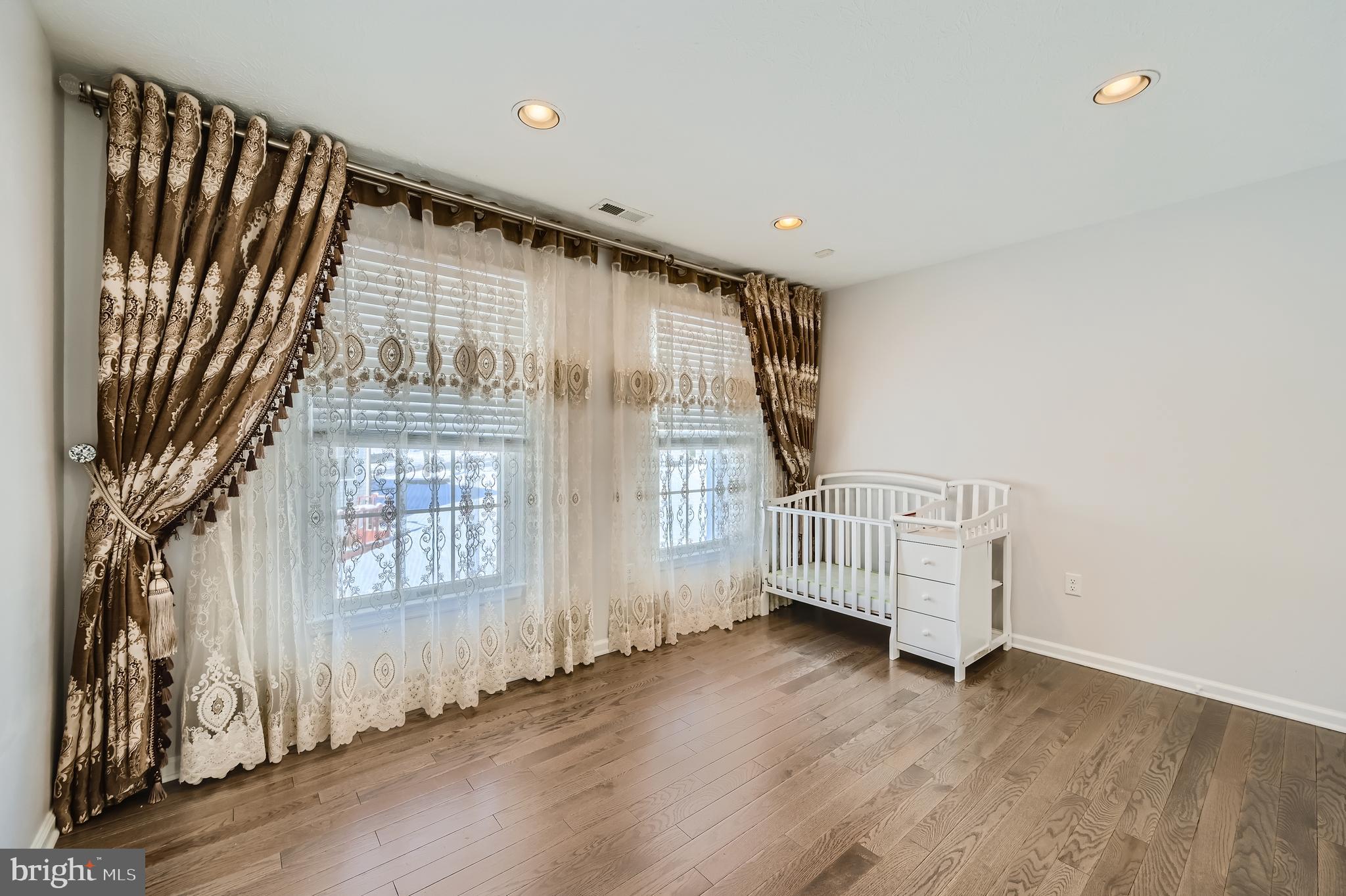 GABLES AT SUMMIT CHASE - Residential Lease