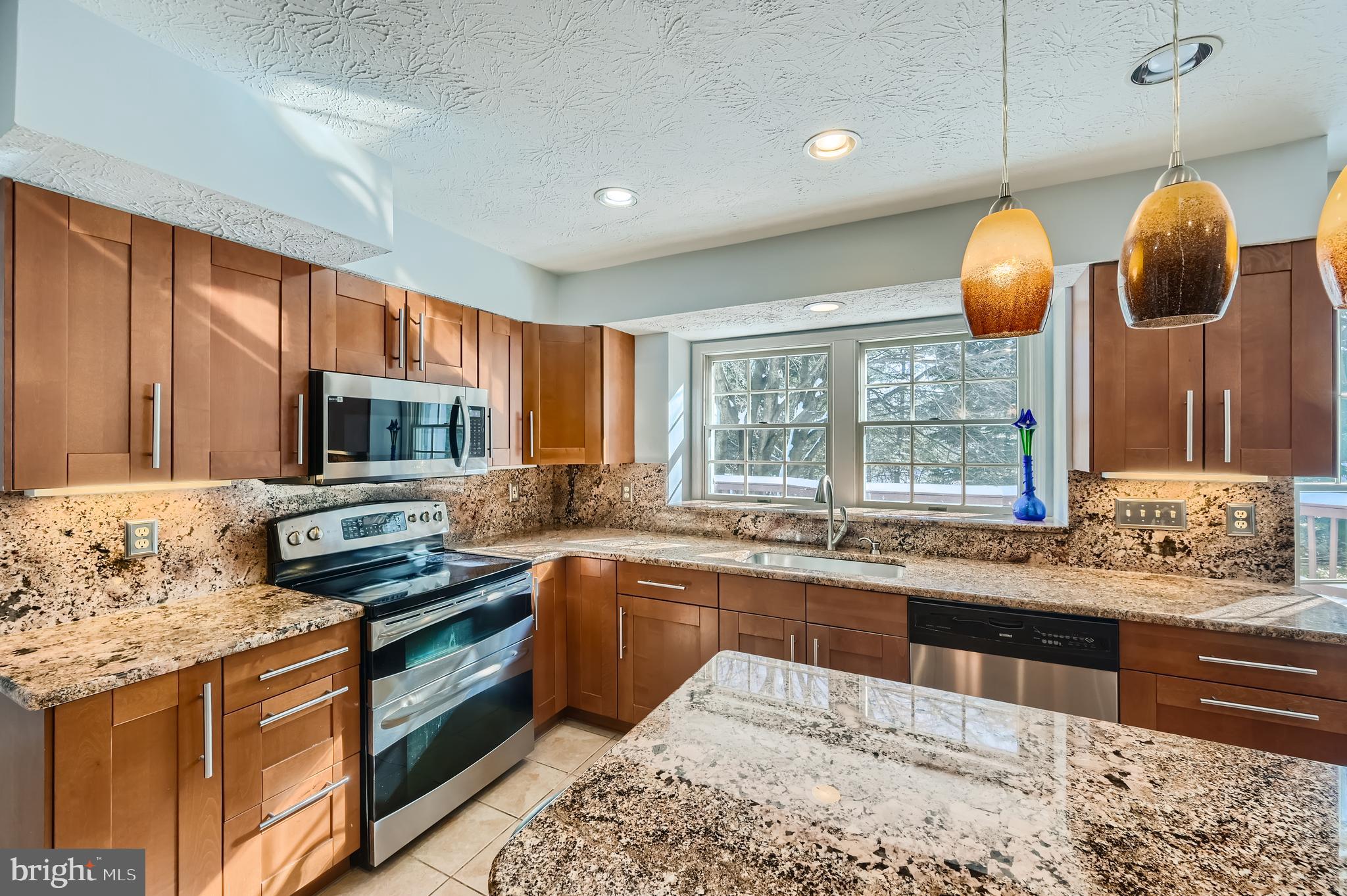 GABLES AT SUMMIT CHASE - Residential Lease