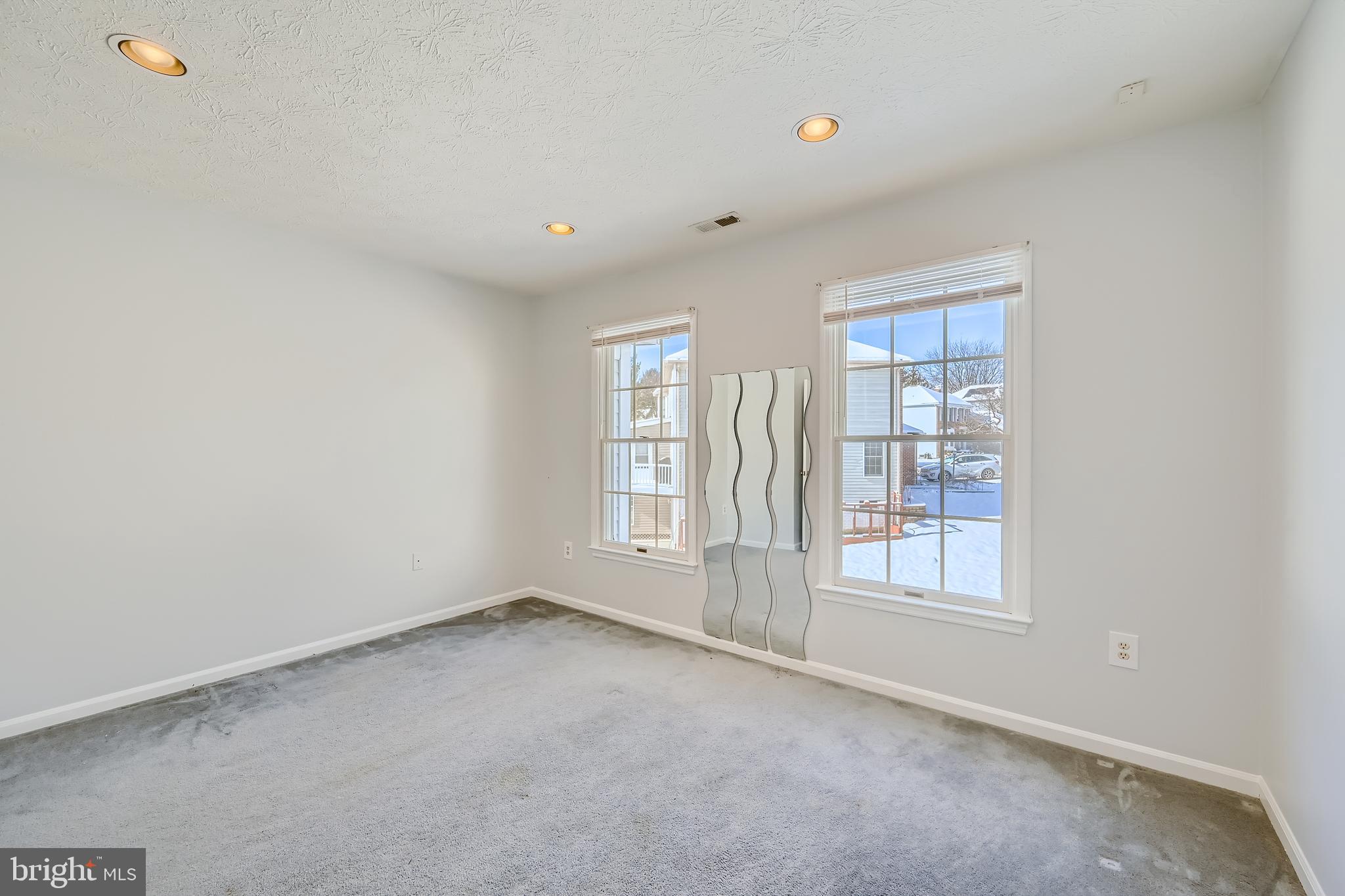 GABLES AT SUMMIT CHASE - Residential Lease