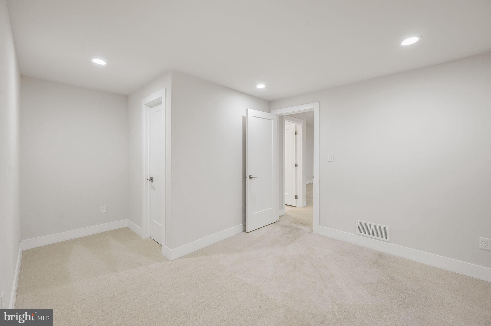 GREAT VALLEY CROSSING - Residential Lease