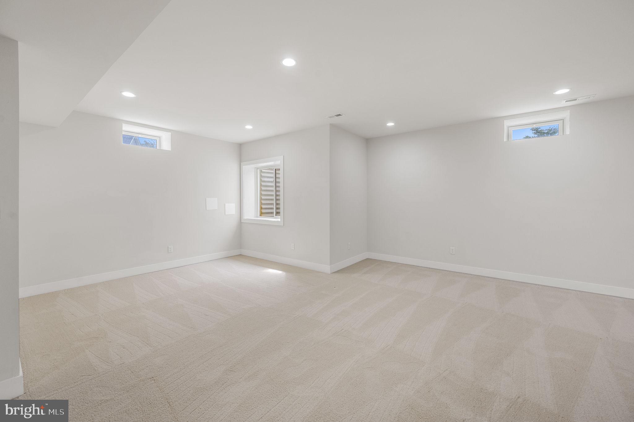 GREAT VALLEY CROSSING - Residential Lease