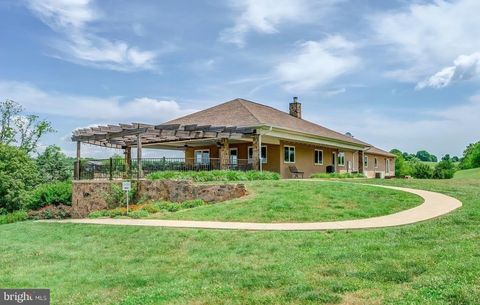 Photo of 3061 Hendricks Store Road, MONETA, VA 24121 (MLS # VABV2000246)