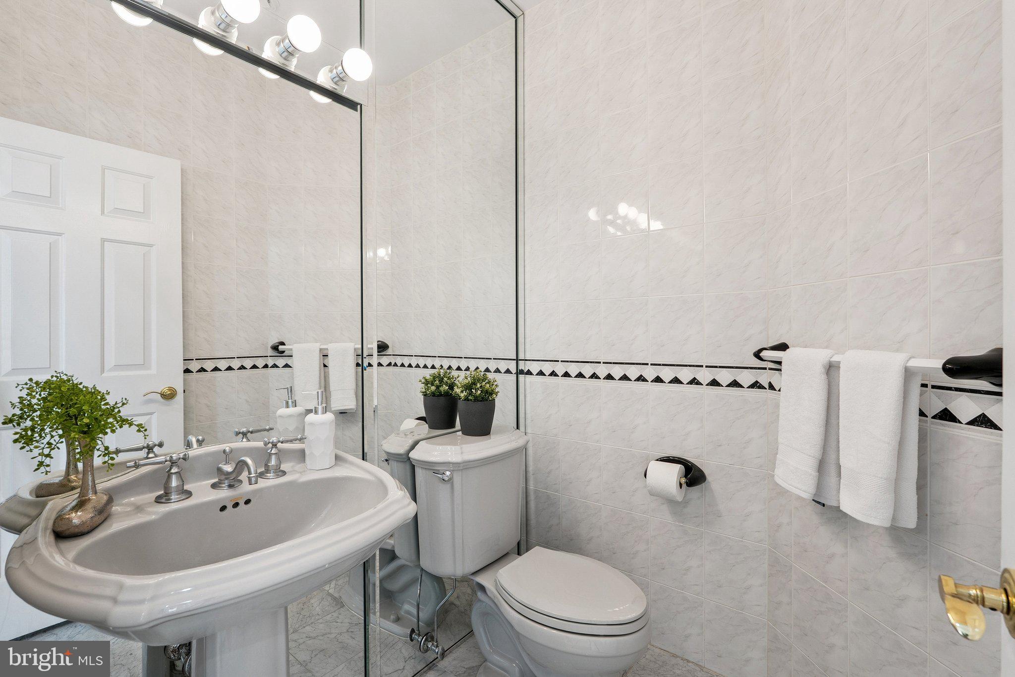 PINE KNOLLS - Residential