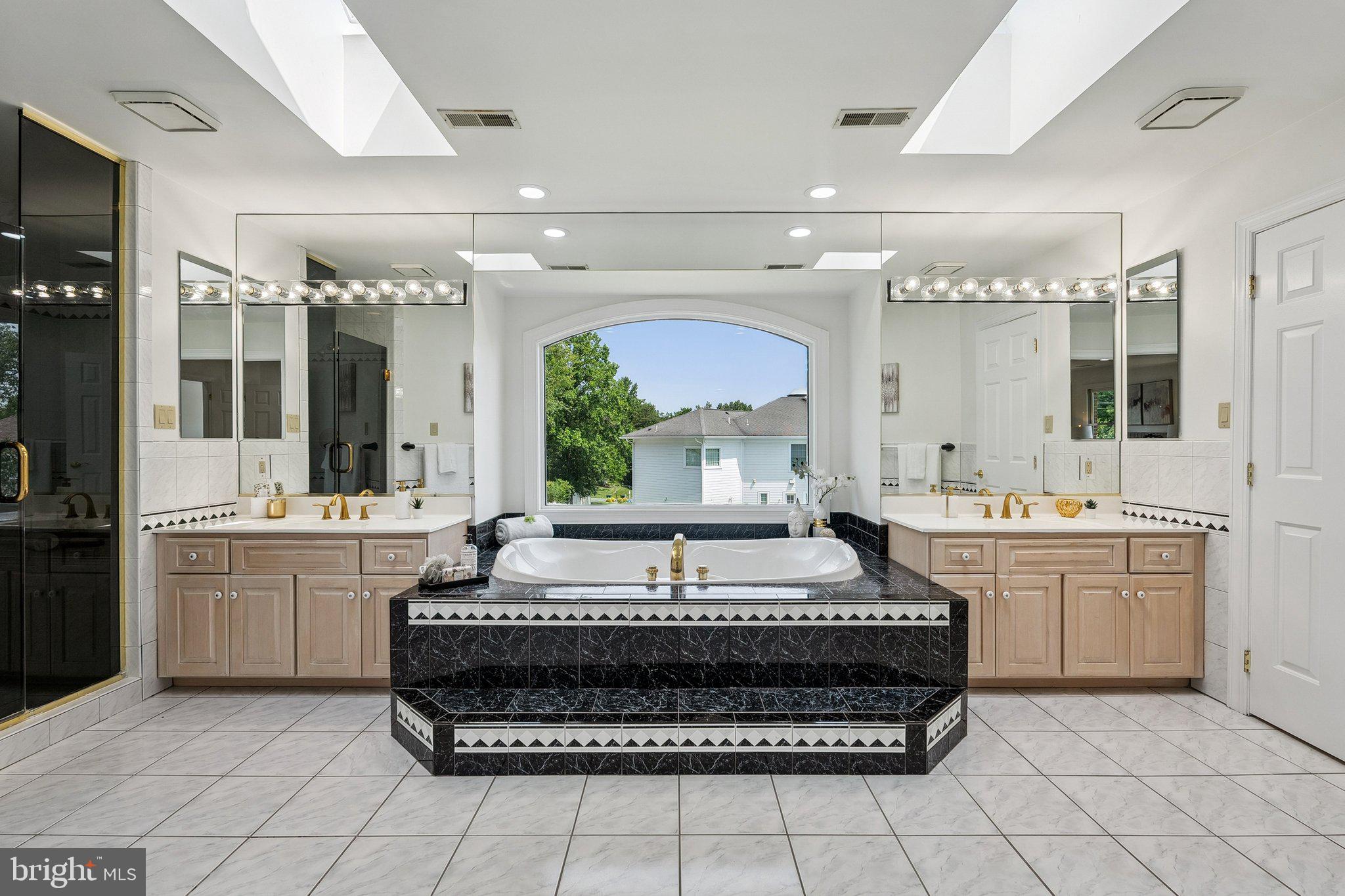 PINE KNOLLS - Residential