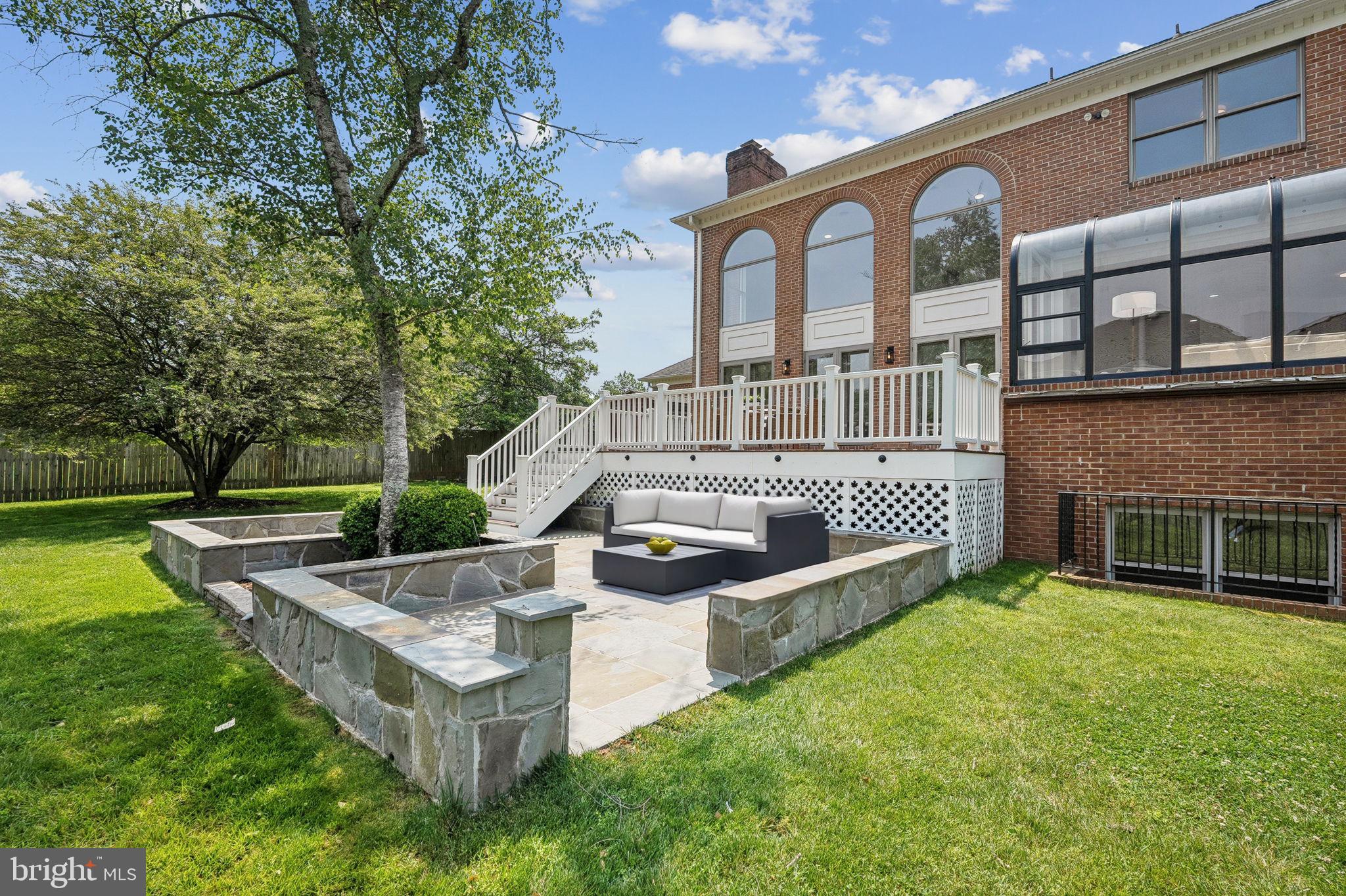 PINE KNOLLS - Residential