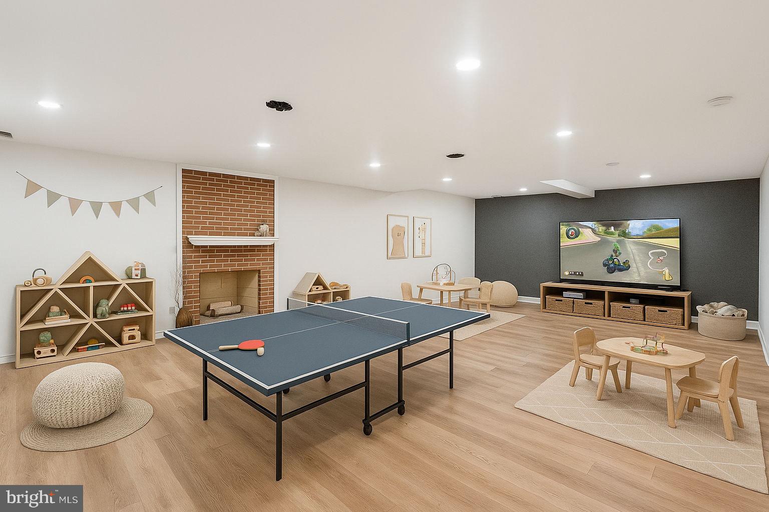 PINE KNOLLS - Residential