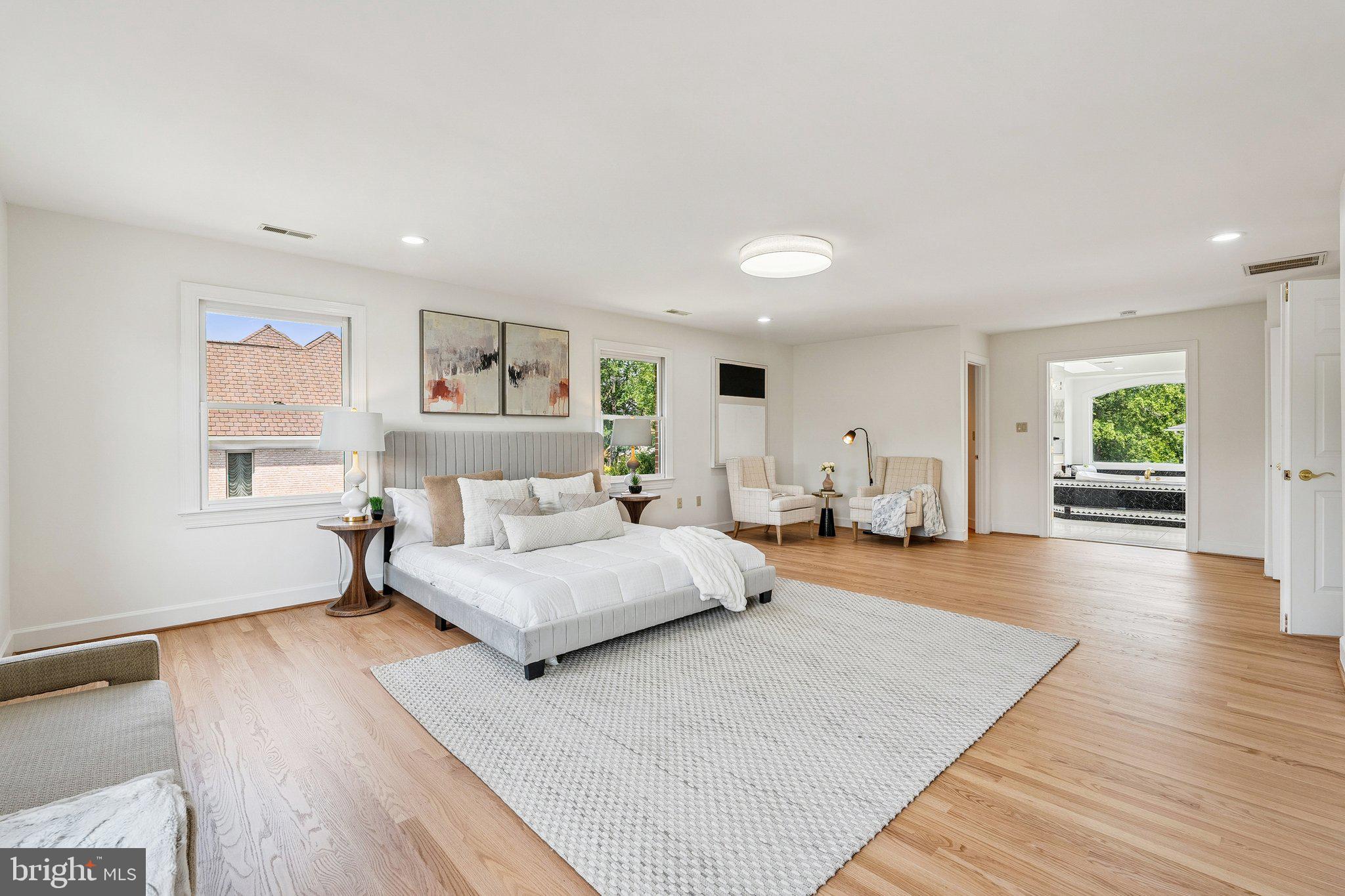 PINE KNOLLS - Residential