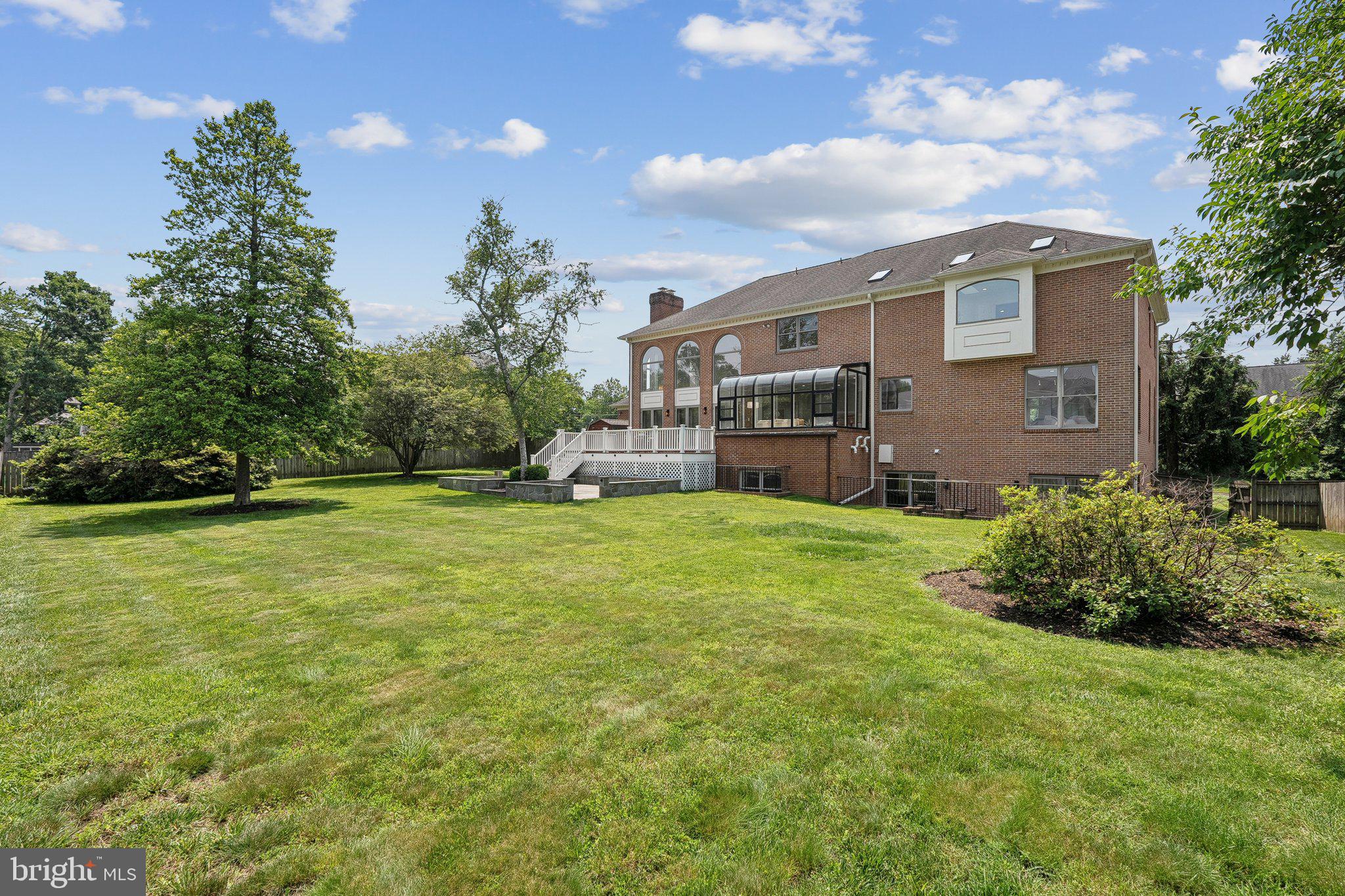 PINE KNOLLS - Residential