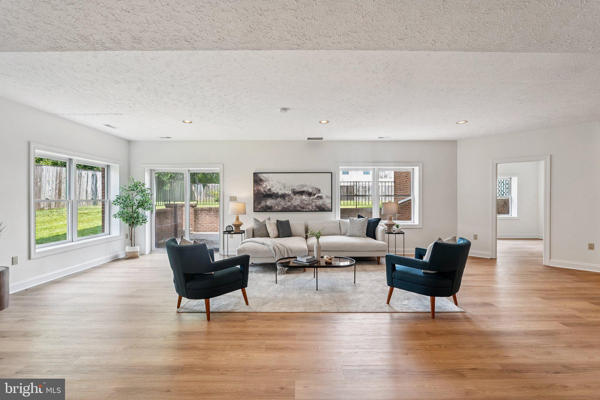 PINE KNOLLS - Residential