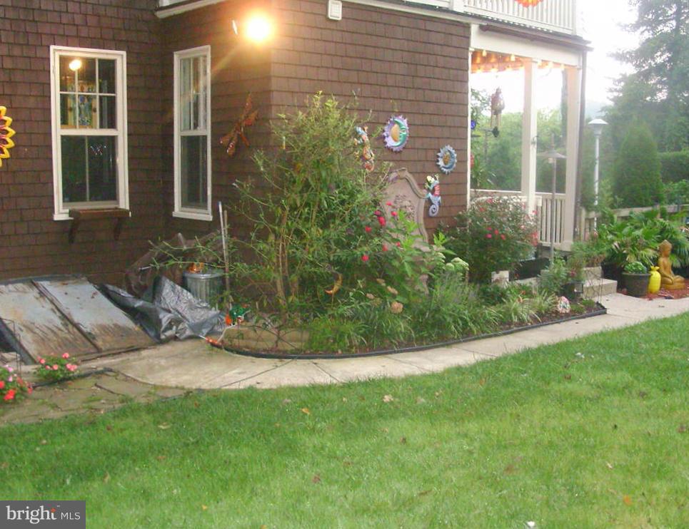 WINDSOR HILLS - Residential