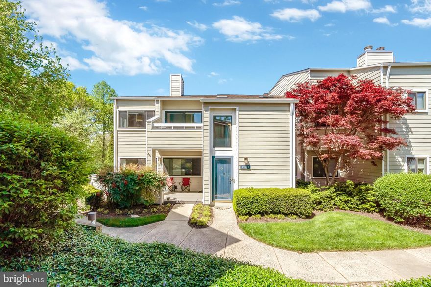 Light filled contemporary apartment in the heart of Reston available on June 1.  This property is fully updated and has an open floor plan for enjoyable living. Just minutes from the lake to enjoy your future paddle boarding hobby. Reston is one of the best places in America to live with 5 Lakes, 55 miles of Trails, 15 Swimming Pools, 50 Tennis Courts, 4 Pickle Ball Courts and more!!  Close to the metro rail, Reston Town Center, Tyson's Corner.  Don't miss this opportunity!