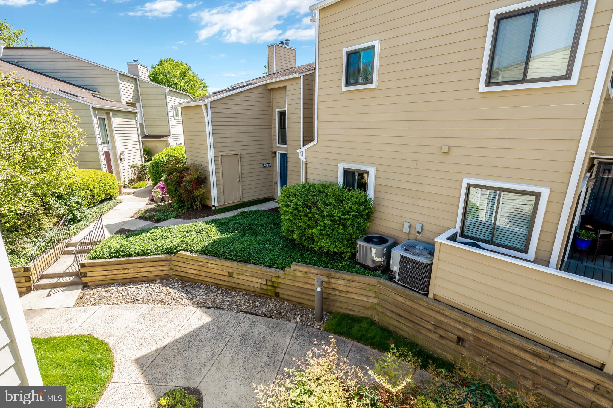 VILLARIDGE - Residential Lease