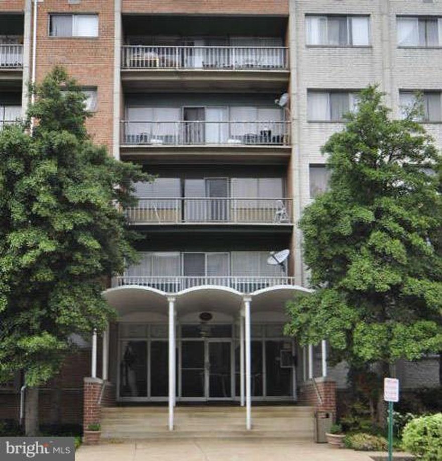 Great Location, close to Transportation, Shopping, Entertainment, 95/395/495, Landmark / Springfield / Pentagon Mall, Washington DC, Pentagon.. This 2 BR 1 BA 5th Floor condo offers the quiet City Living. view of the common area, Play Ground and Pool. Beautiful Trails for evening Stroll, Biking, Jogging. All Utilities Included.