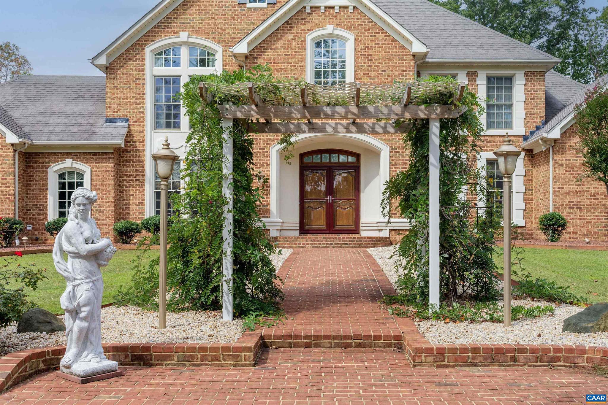 2576 S JAMES RIVER HWY