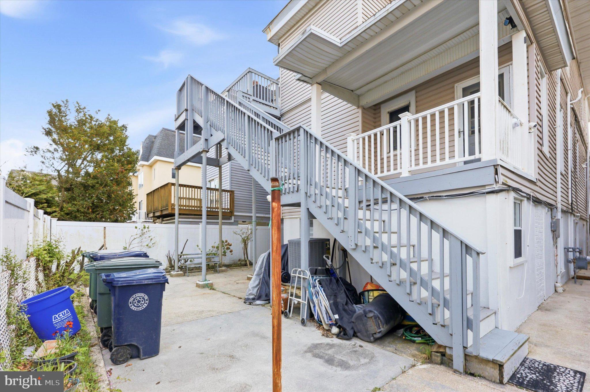 123 BERKLEY SQUARE 2