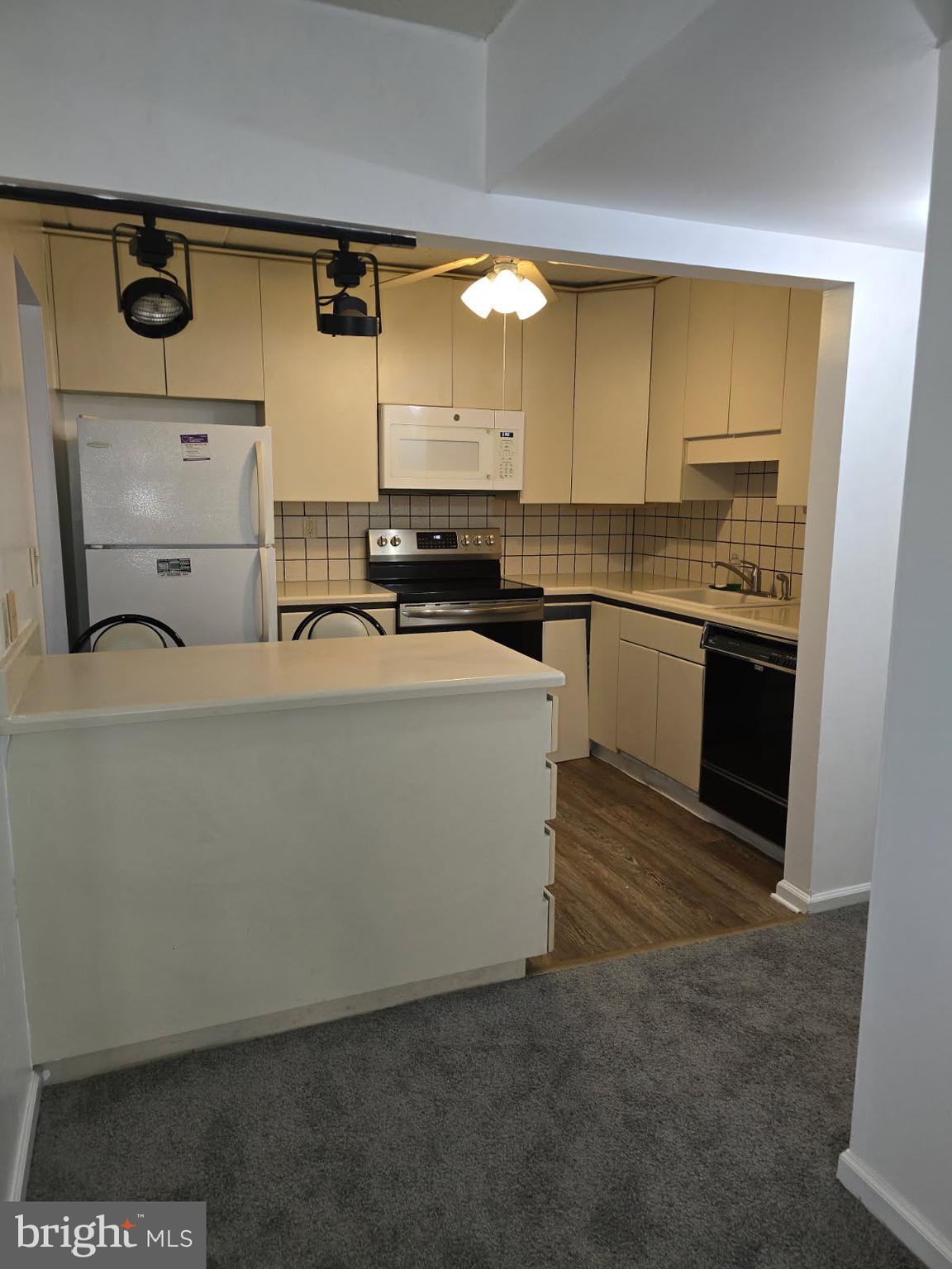 WESTOVER HARBOR - Residential Lease