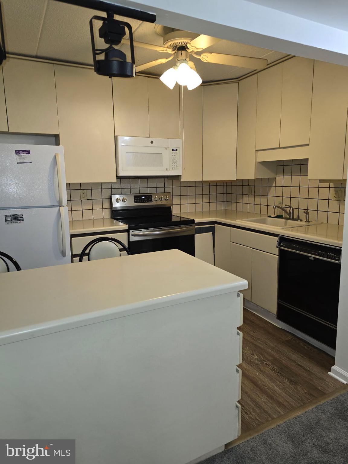 WESTOVER HARBOR - Residential Lease