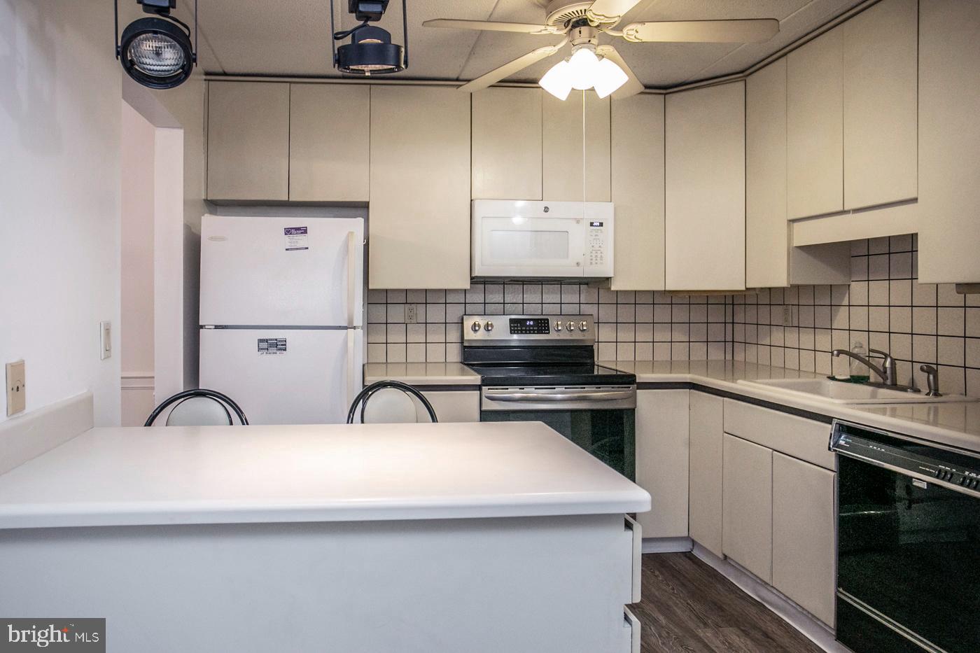 WESTOVER HARBOR - Residential Lease