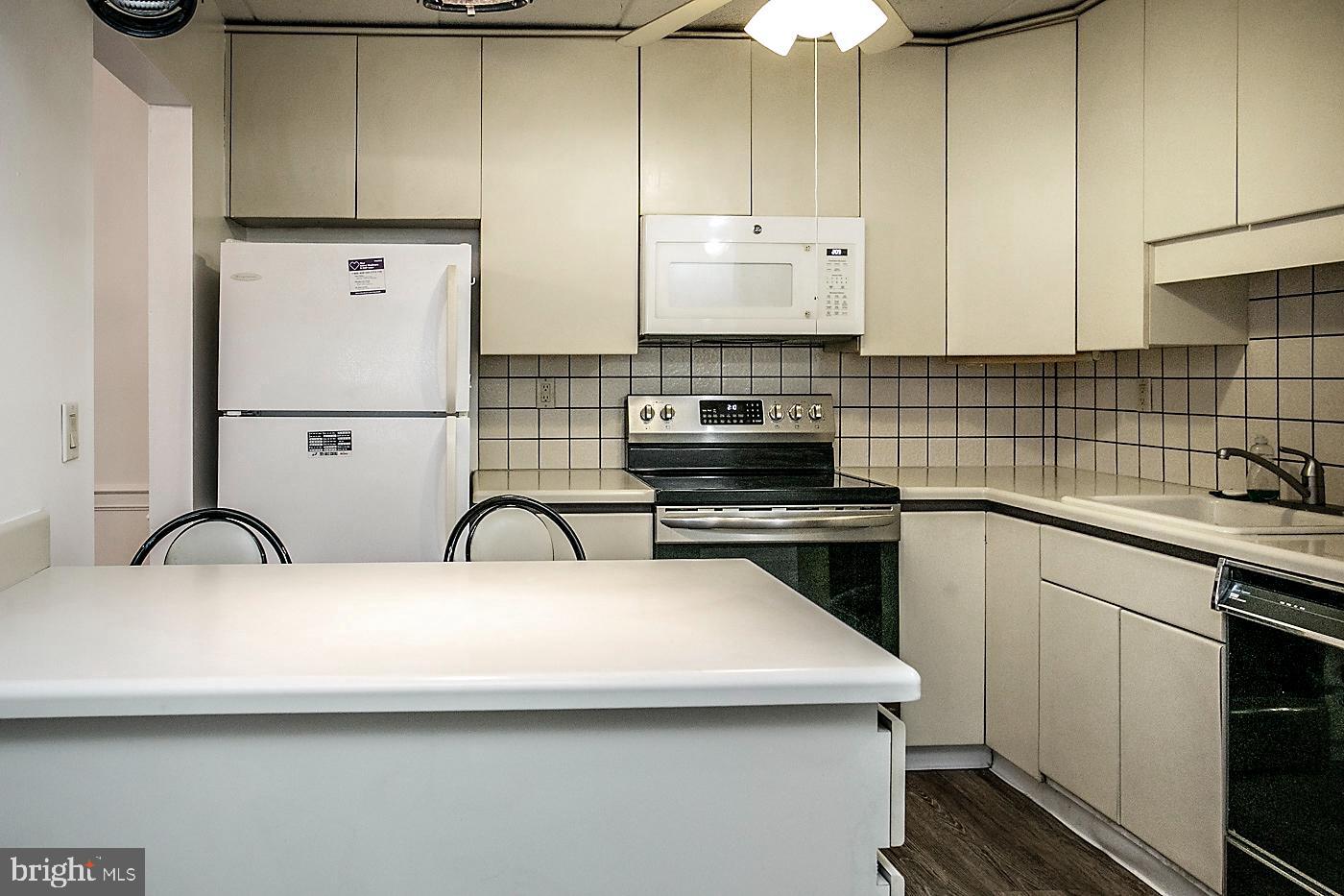 WESTOVER HARBOR - Residential Lease