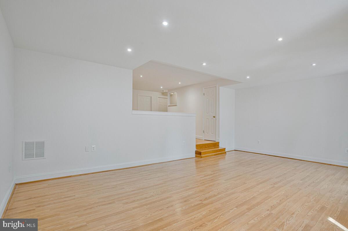 WOODS LANDING - Residential