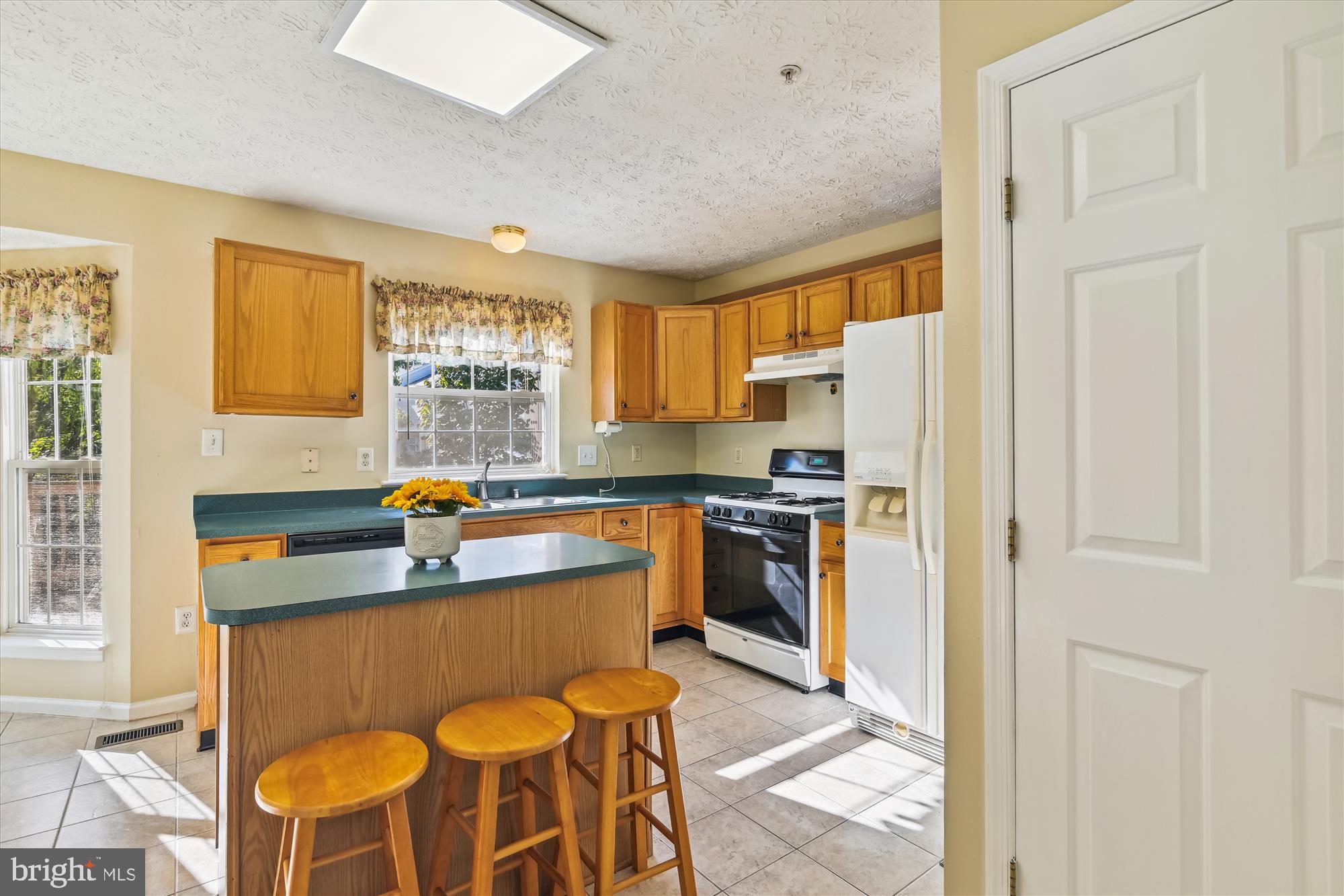 FOX CHASE - Residential